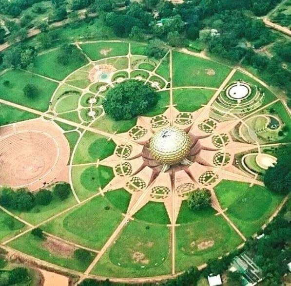 Auroville – eksperymentalne miasto w południowych Indiach.